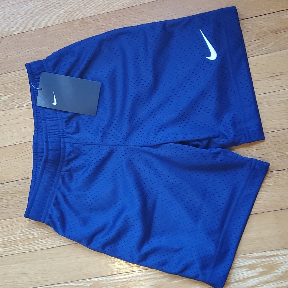NWT Nike mesh shorts
